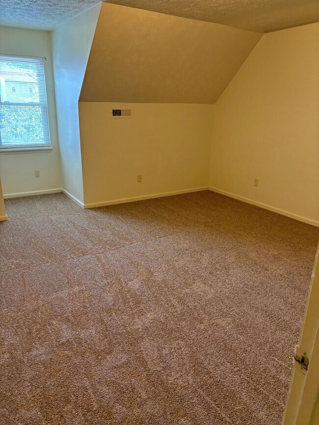 Building Photo - 309 Beacon Hill Dr