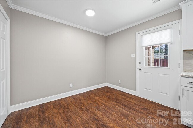 Building Photo - 1933 Ebenezer Rd