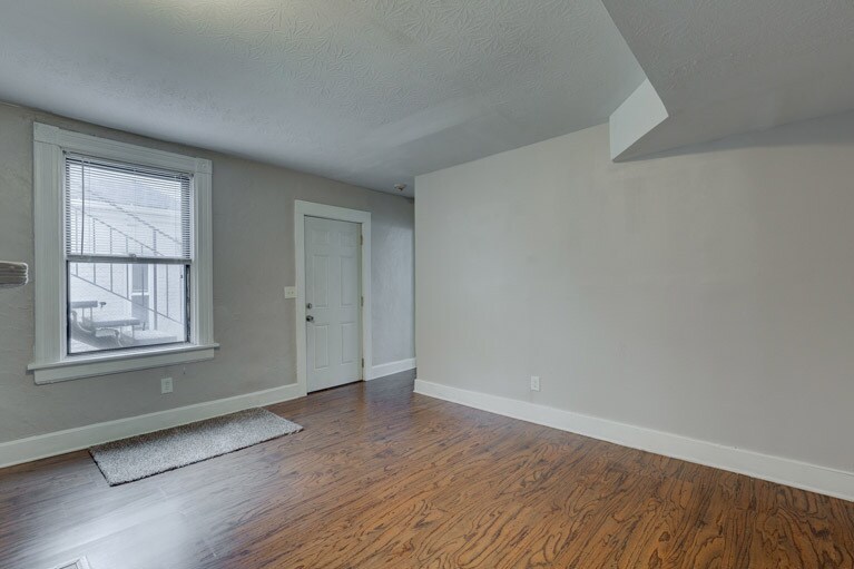 Building Photo - 434 Elizabeth St