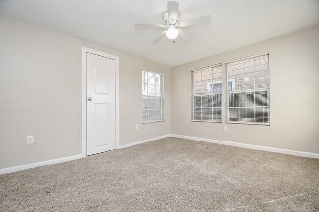 Building Photo - 2928 Wayne St