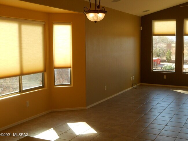 Building Photo - 14048 E Fairway Bluff Ct