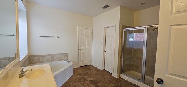 Building Photo - 6926 Sable River Dr