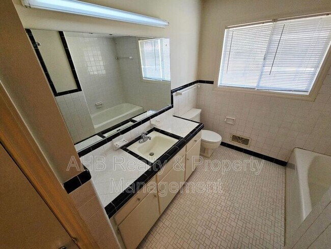 Building Photo - 3261 Alamance Rd