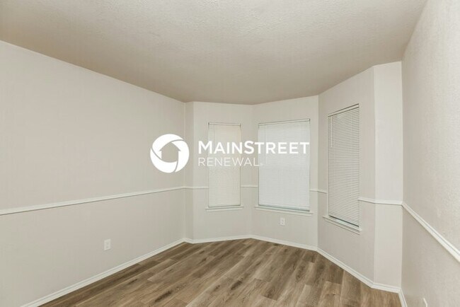 Building Photo - 3 Bedroom Pet-Friendly Home in FORT WORTH, TX with Main Street Renewal