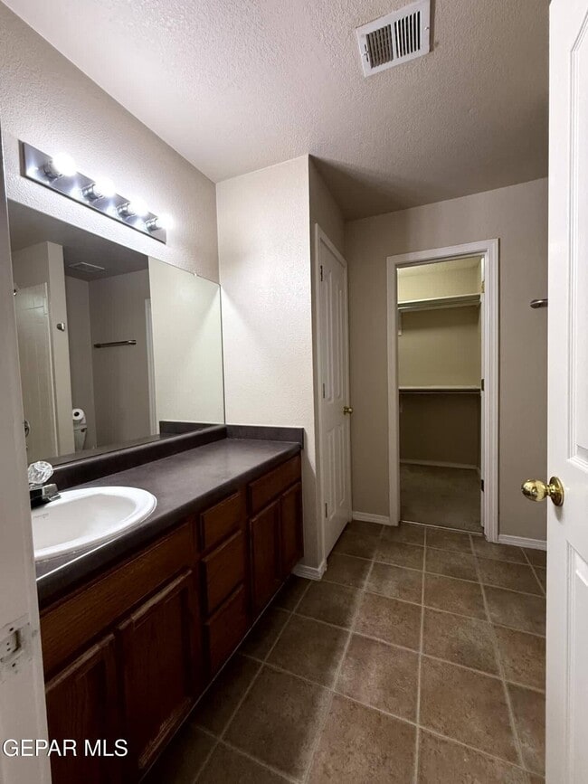 Building Photo - 14036 Volcanic Rock Dr