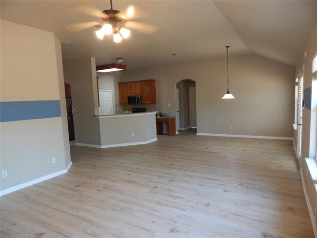 Building Photo - 601 Abbeyglen Castle Dr