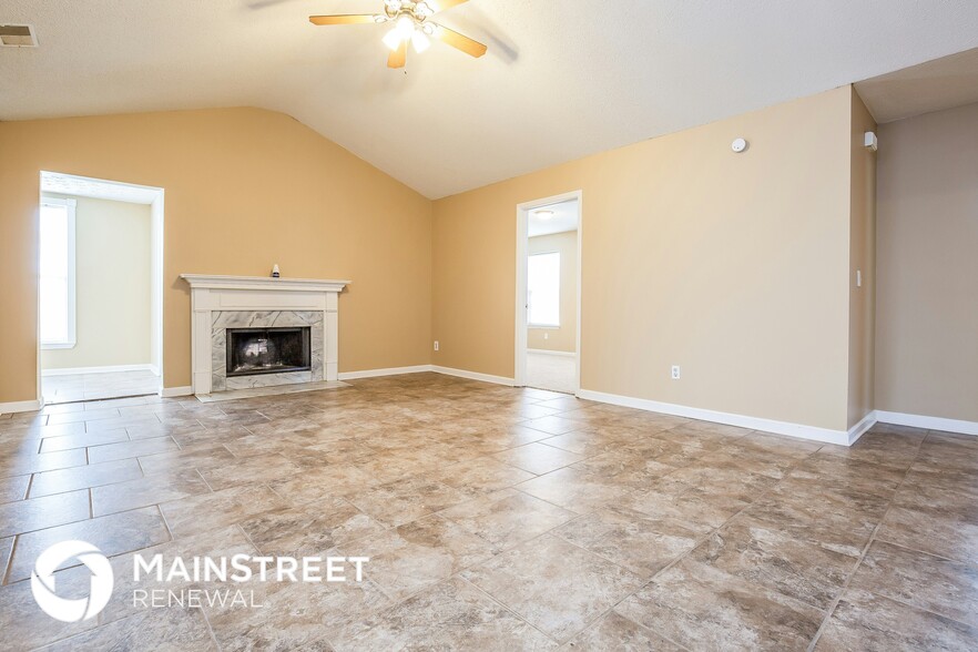 Building Photo - 403 Lake Forest Dr