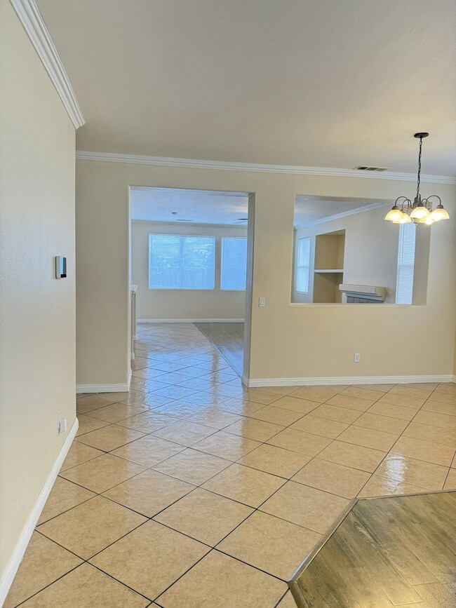 Building Photo - 1175 Sykes Dr