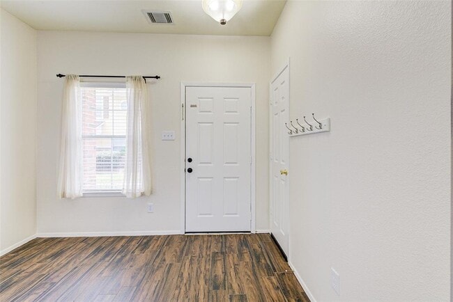 Building Photo - 3930 Mossy Pl Ln