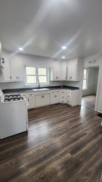 Primary Photo - 129 Maple Ave