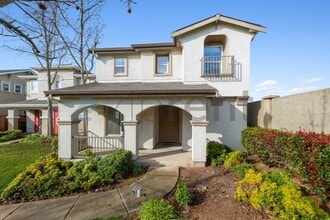 Building Photo - 3099 Puffin Cir