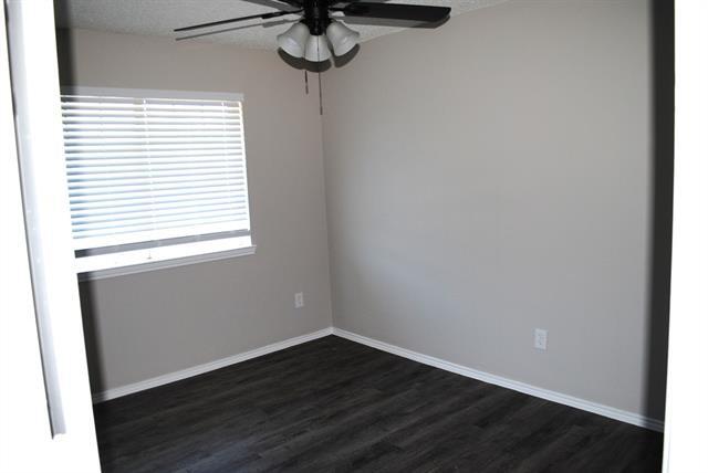 Building Photo - 305 N Elm St