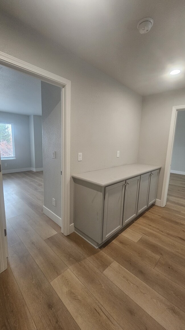 Building Photo - 3157 Rogue River Dr