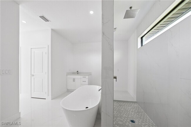 Building Photo - 4521 NW 34th St
