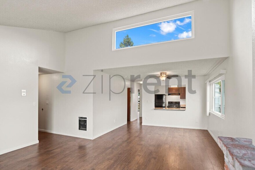 Building Photo - 2837 55th Ave