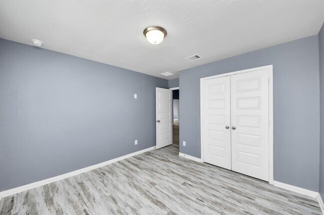 Building Photo - 931 Barstow Dr