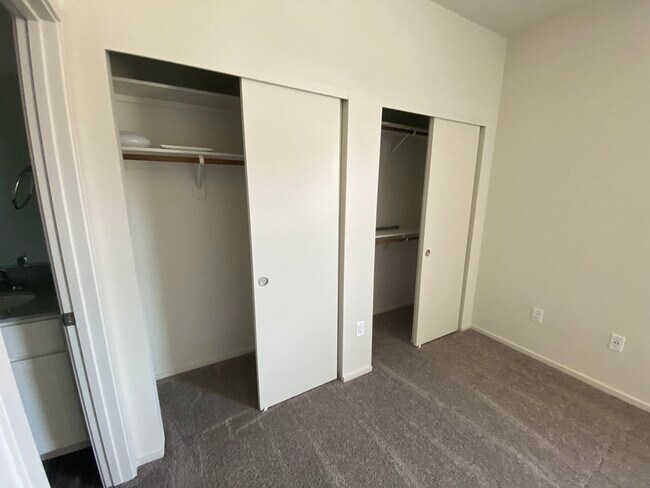 Building Photo - 8676 E Avant Garde Way