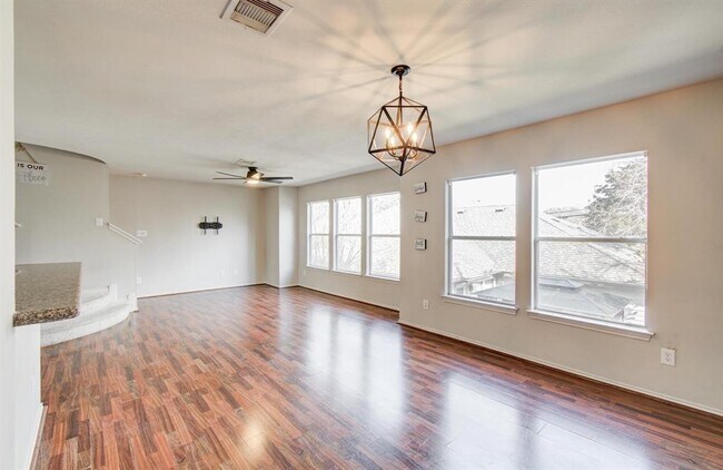 Building Photo - 2631 Woodridge Manor Dr