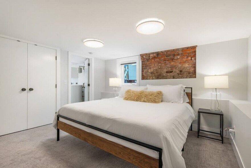 Building Photo - 7938 Densmore Ave N