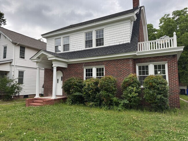 Primary Photo - Welcome to this charming home in Portsmout...