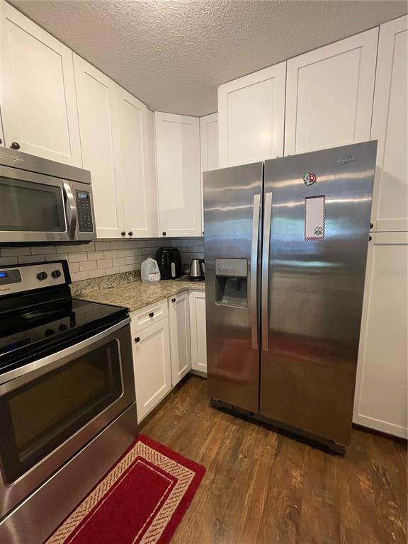 Building Photo - 15215 Amberly Dr