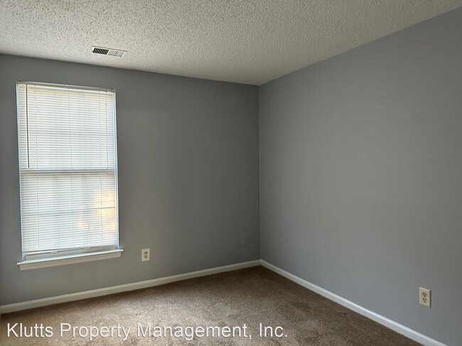Building Photo - 3 br, 2 bath House - 1630 Arlyn Circle Unit J