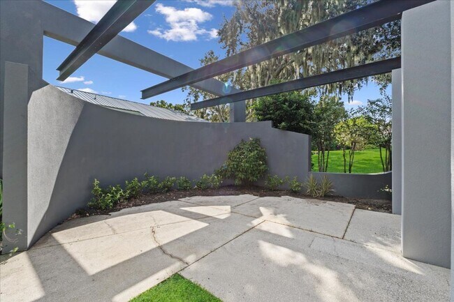 Building Photo - 3824 Gaines Dr