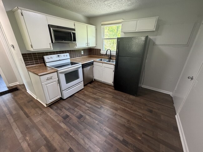 Building Photo - 165 Vulco Dr