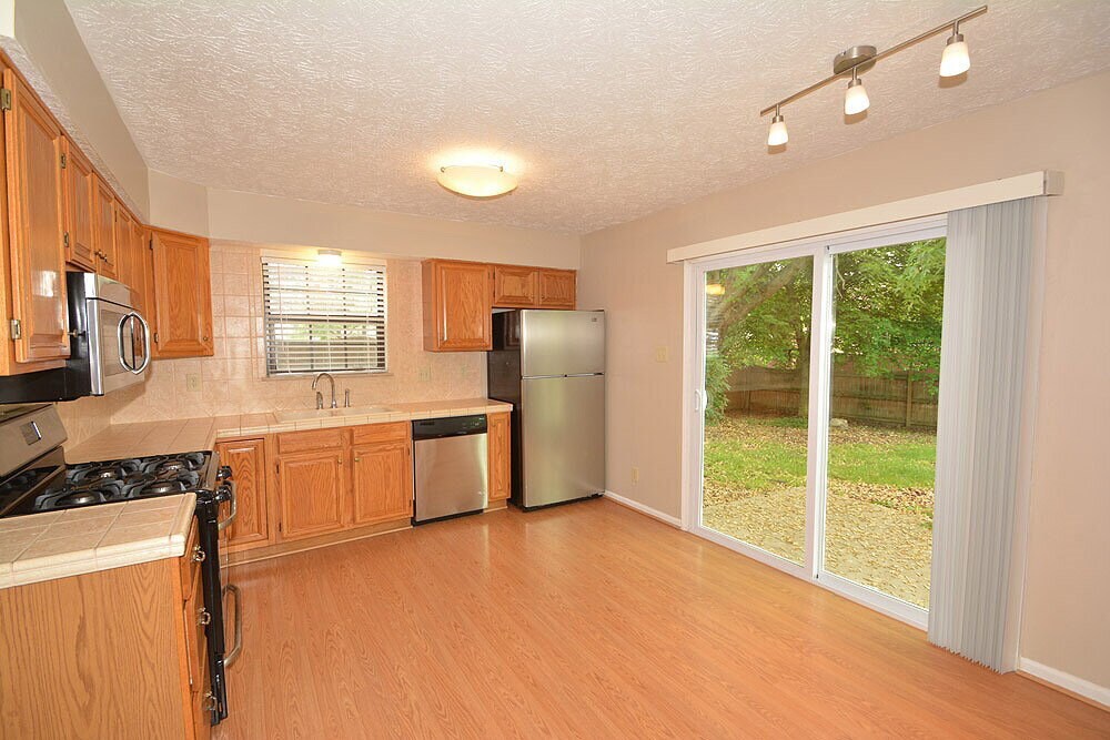 Building Photo - 7733 Maradona Dr S