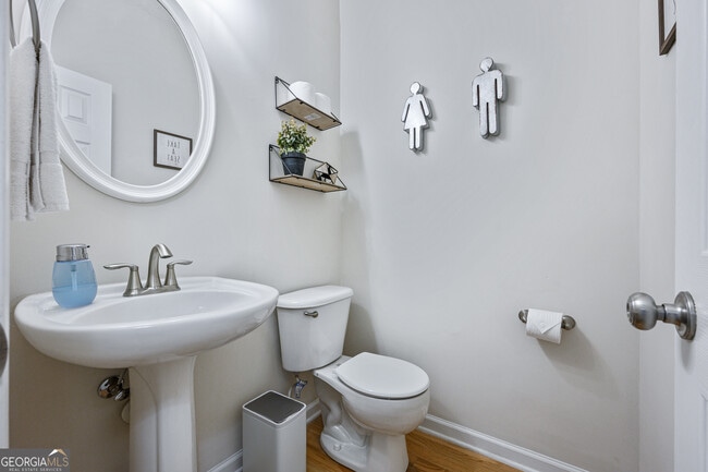 Building Photo - 206 Persimmon Tr