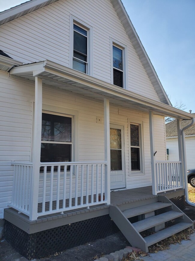 Building Photo - 6137 Logan Ave