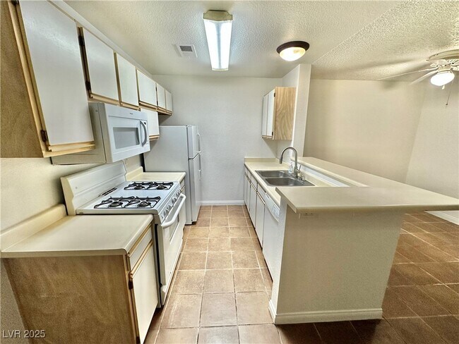 Building Photo - 2200 S Fort Apache Rd