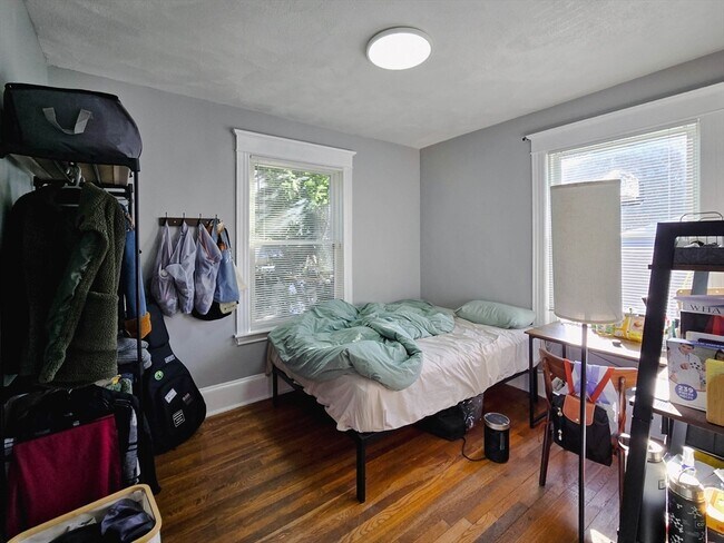 Building Photo - 229-231 Chestnut Hill Ave