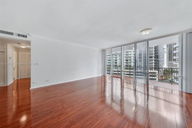 Building Photo - 1408 Brickell Bay Dr