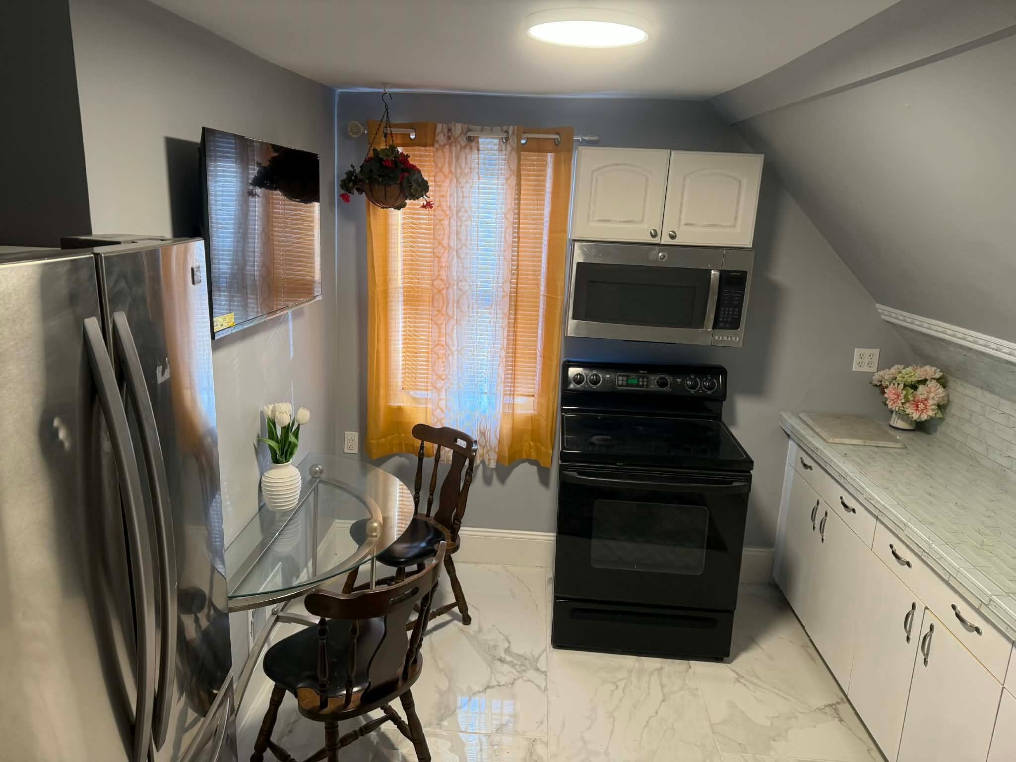 Building Photo - 42 Gage St