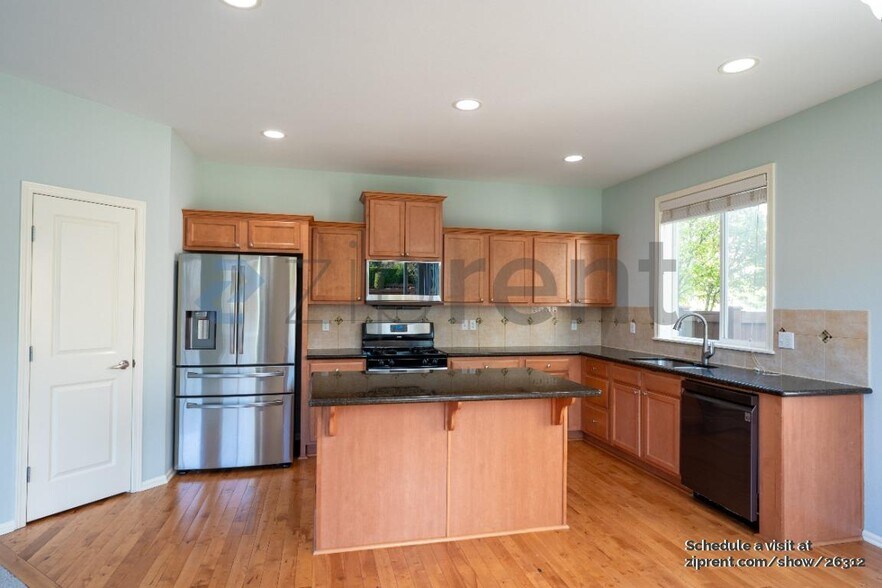 Building Photo - 3612 183rd Ln SE