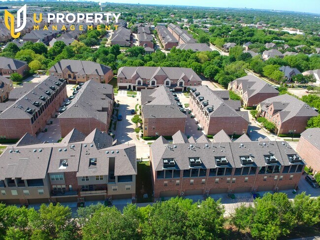 Building Photo - 2745 Troutt Dr