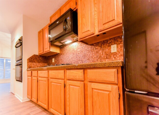 Building Photo - 3530 Santa Rosa Ln