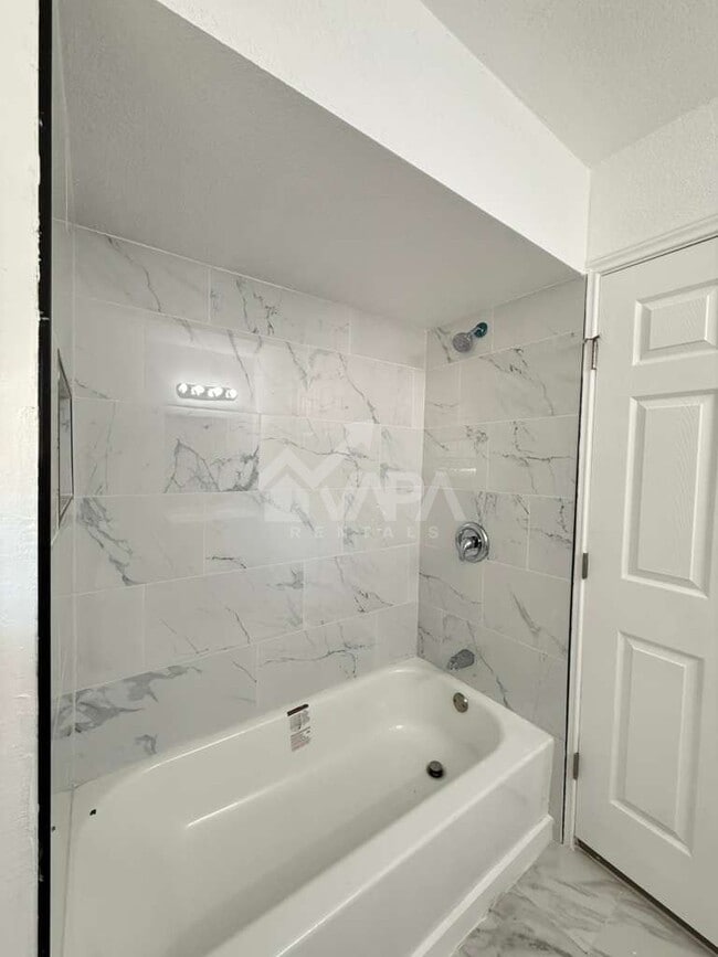 Building Photo - 317 E Lindbergh Blvd