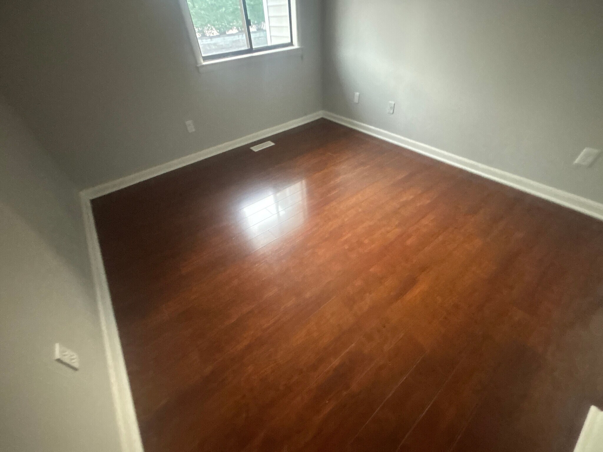 Building Photo - Room in Townhome on Sandy Creek Dr