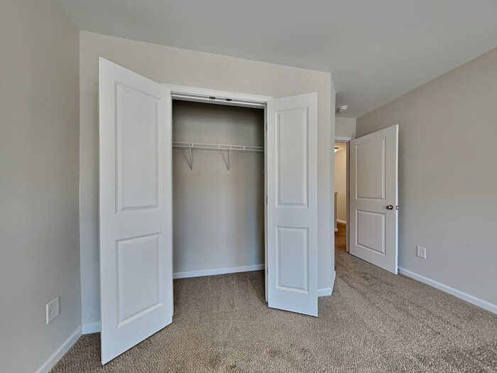 Building Photo - 428 Hawkeye Ct