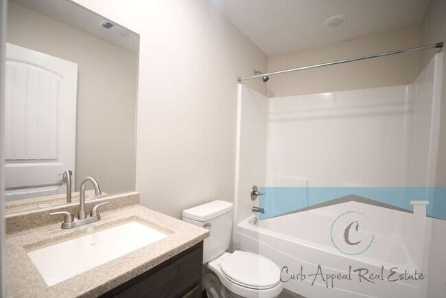 Building Photo - Beautiful 4 bed 2 bath home - HUD accepted!!
