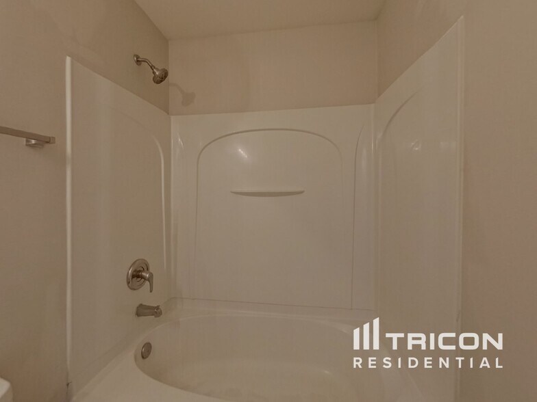 Building Photo - 2742 Rustic Ridge Ct