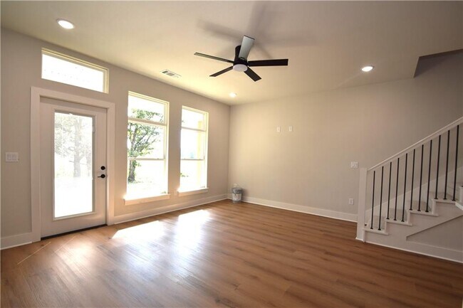 Building Photo - 1841 Lapis Ave