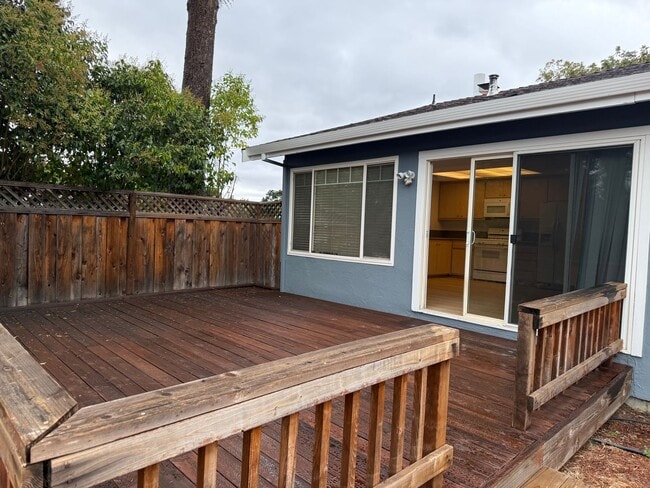 Building Photo - Spacious Corner Lot Home with Upgraded Fea...