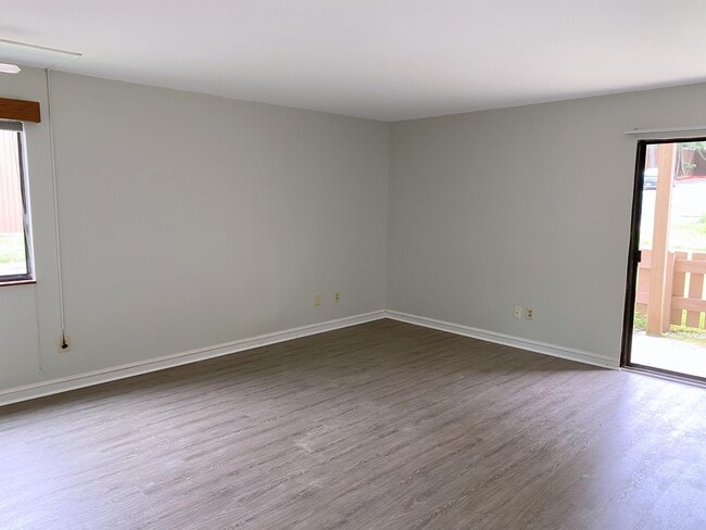 Building Photo - 1000 Linden Ave