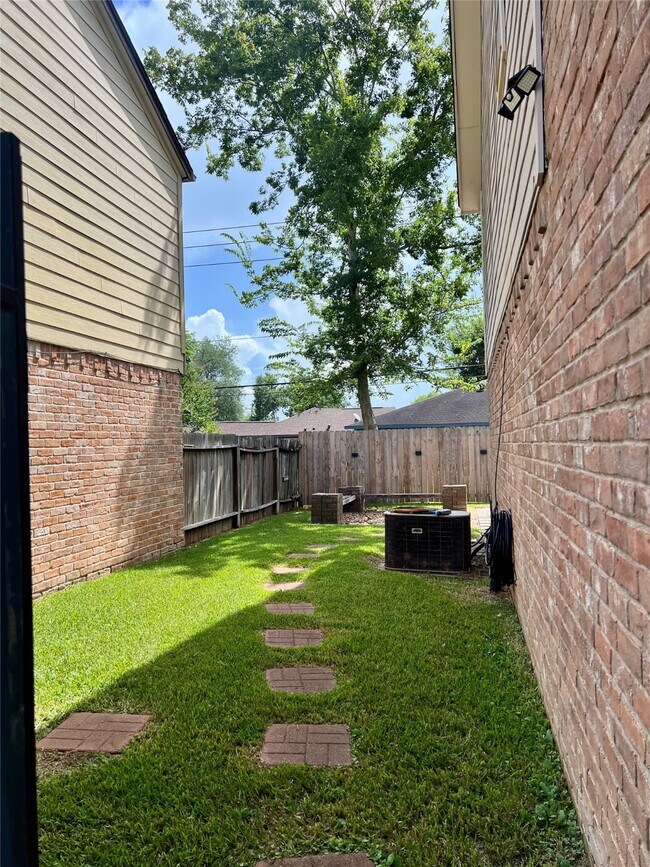 Building Photo - 12419 Windy Wisp Ln