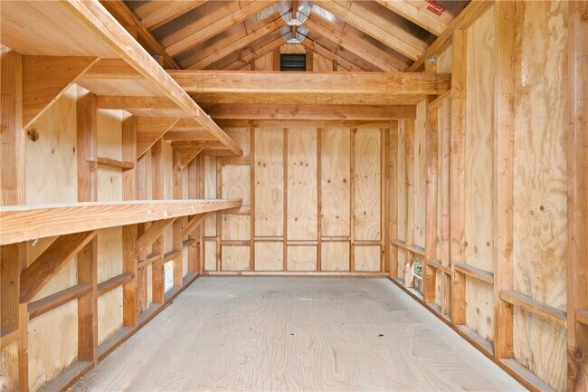Building Photo - 607 Hacienda Dr
