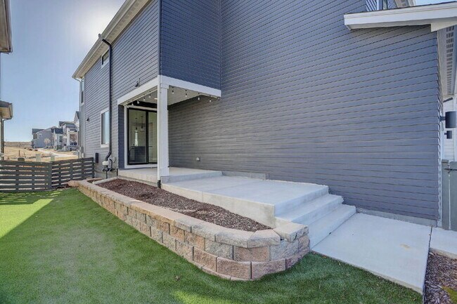 Building Photo - 1732 Stable View Dr