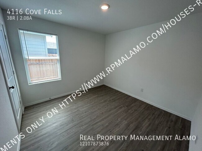 Building Photo - 4116 Cove Fls